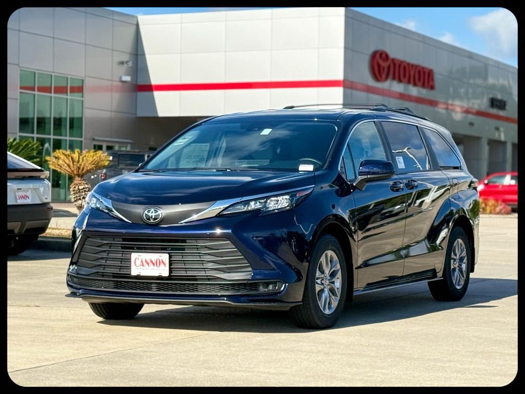 New 2026 Toyota Sienna LE Van Passenger Van
