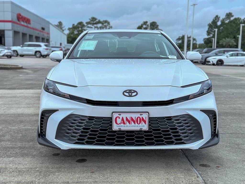 2025 Toyota Camry SE photo 2