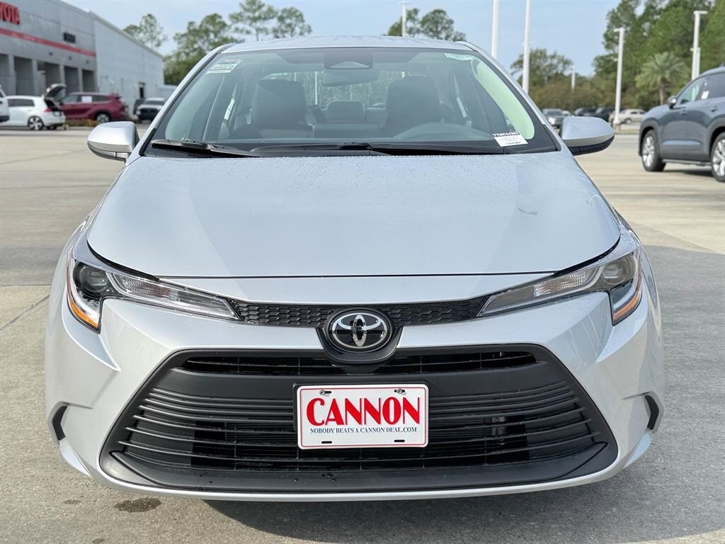 2026 Toyota Corolla LE photo 3
