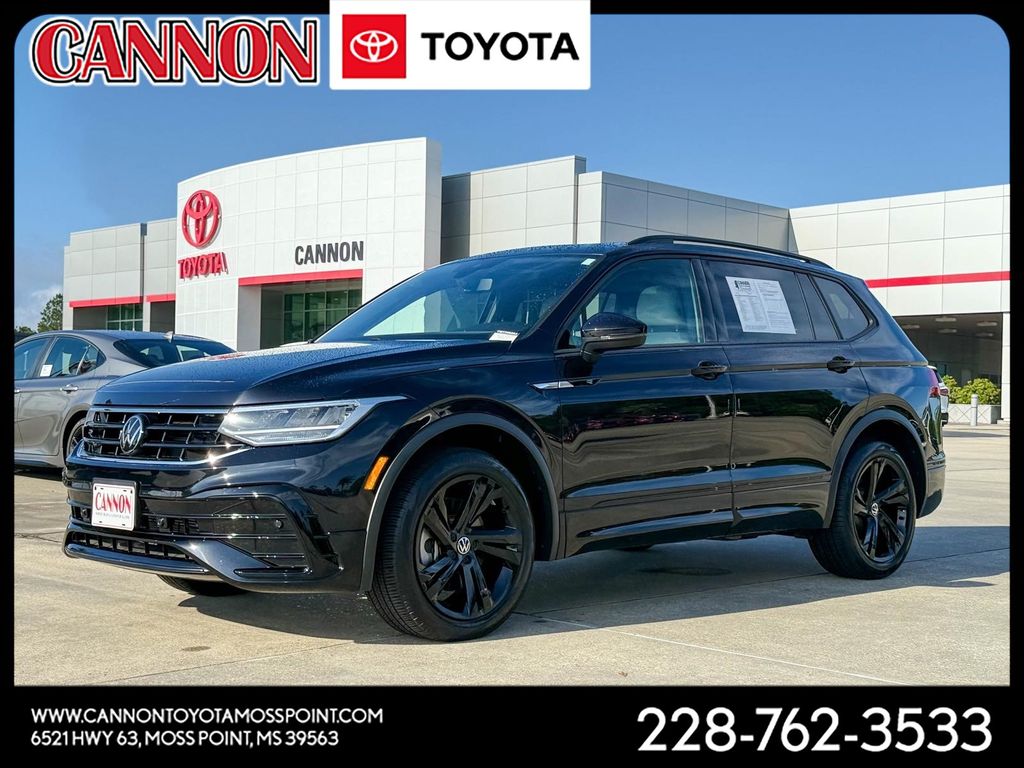 2024 Volkswagen Tiguan 2.0T SE R-Line Black's photo