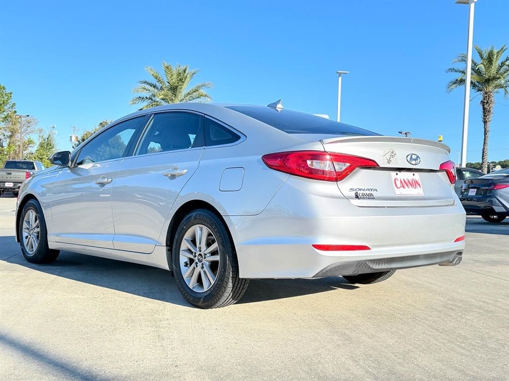 Used 2015 Hyundai Sonata SE Sedan