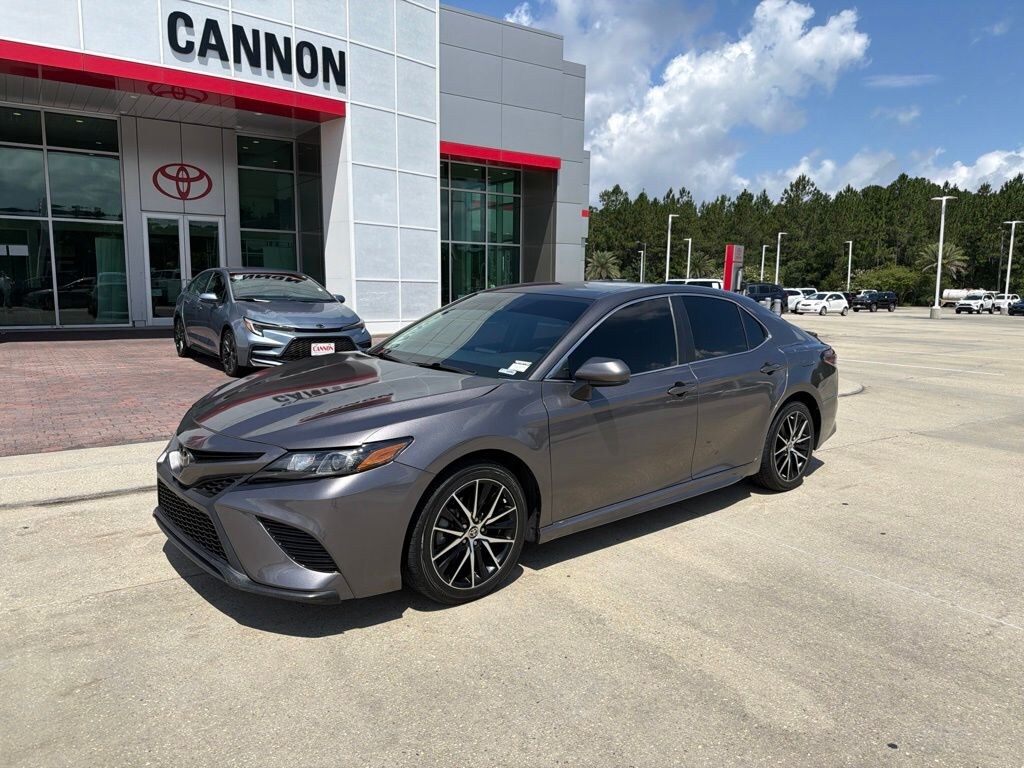 Used 2021 Toyota Camry SE Sedan