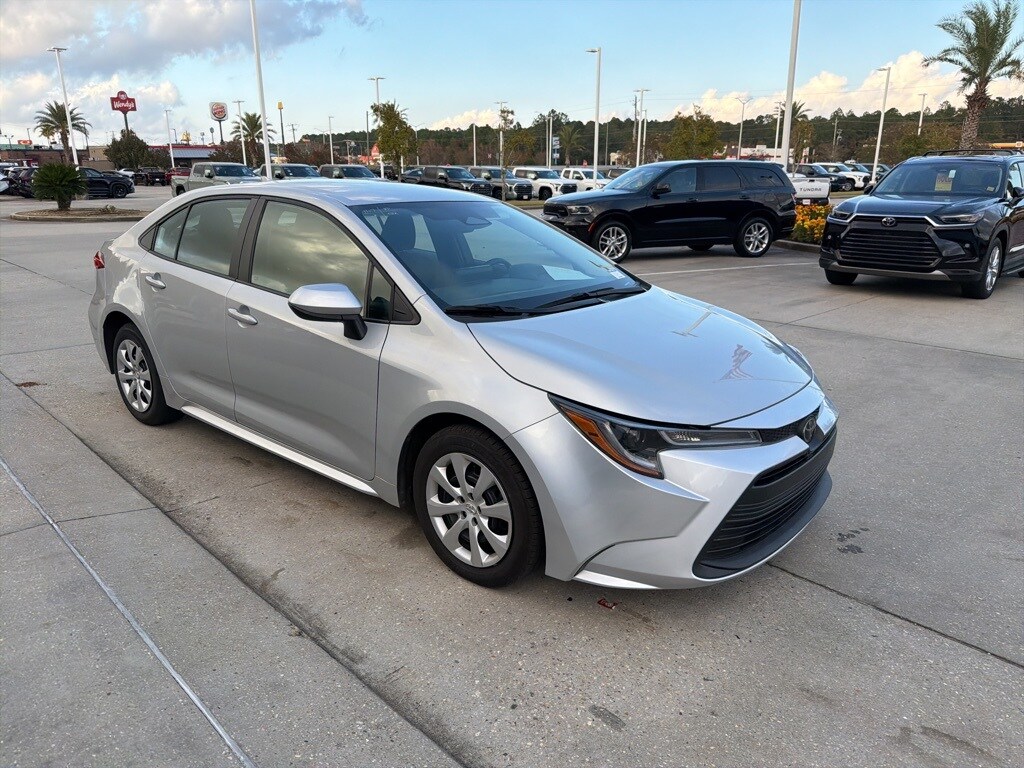 2024 Toyota Corolla LE photo 4