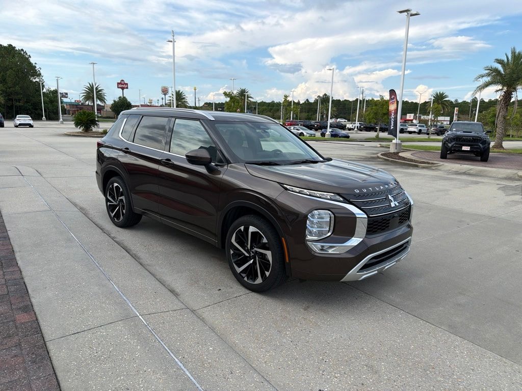 Used 2024 Mitsubishi Outlander SEL SUV