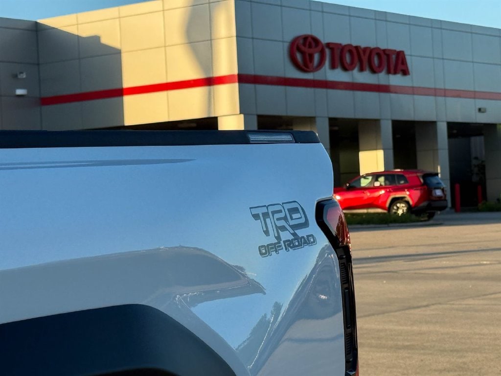 2026 Toyota Tacoma TRD Off Road - Photo 12