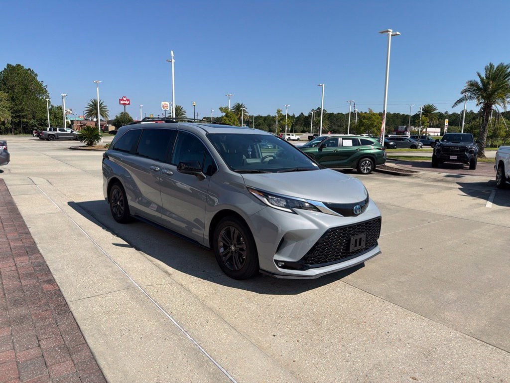 Used 2024 Toyota Sienna XSE Minivan/Van