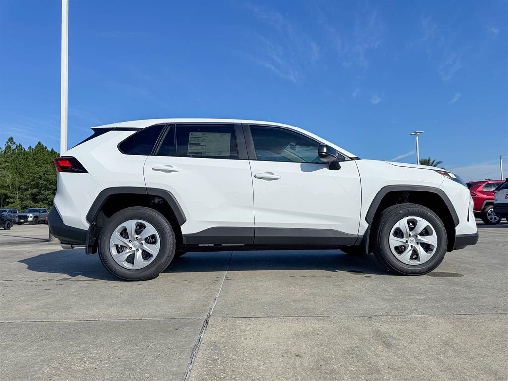 2025 Toyota RAV4 LE photo 2