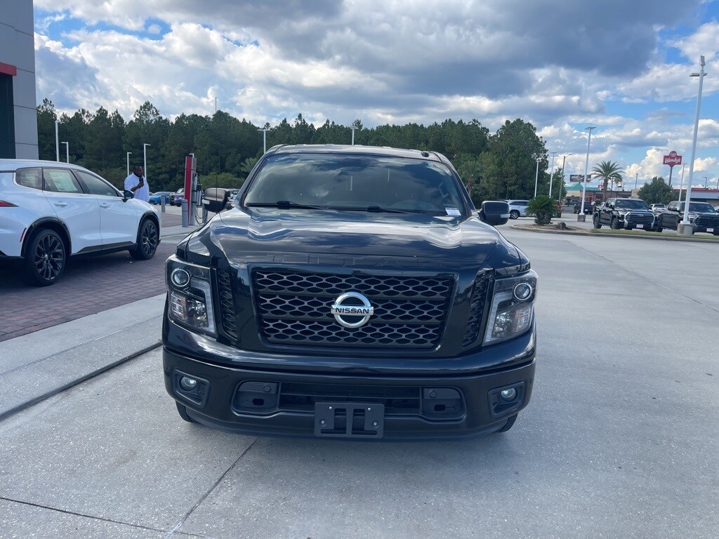 2018 Nissan Titan SV photo 2