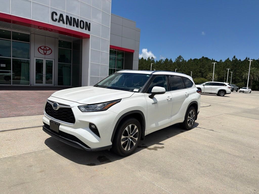 Used 2020 Toyota Highlander Hybrid XLE SUV