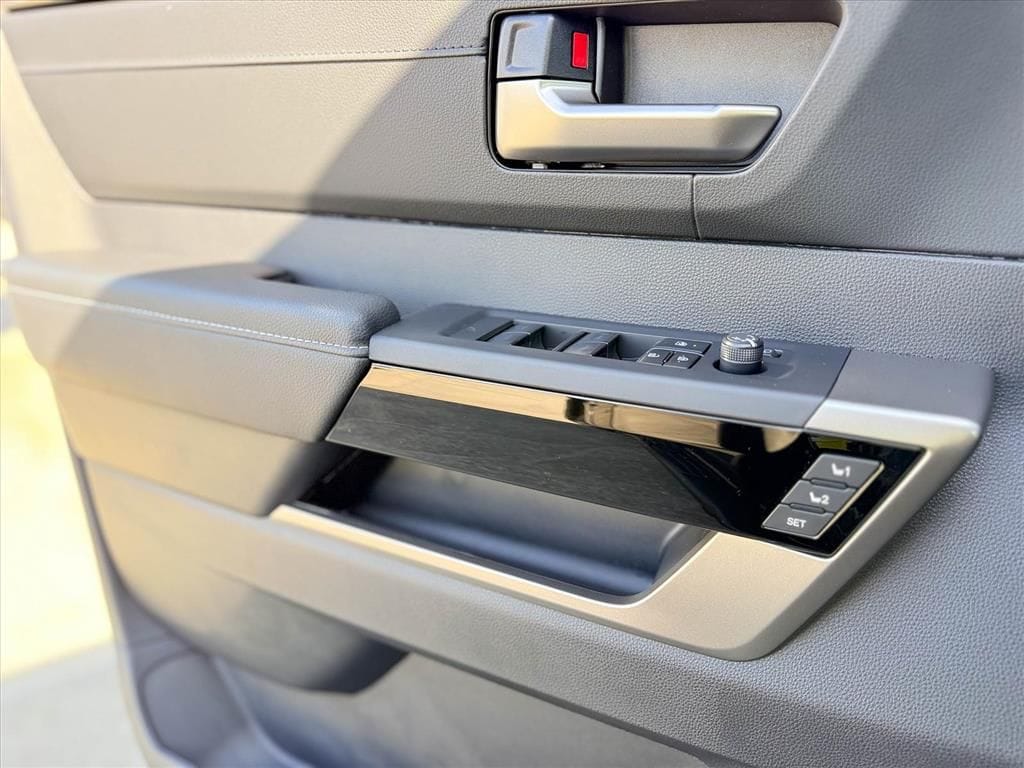 2026 Toyota Tundra Limited - Photo 25