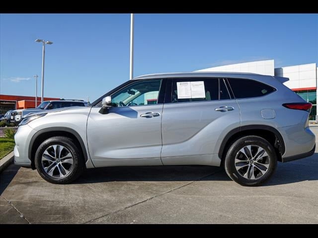 Used 2022 Toyota Highlander XLE with VIN 5TDGZRAH0NS543821 for sale in Moss Point, MS