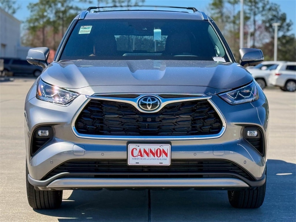 New 2026 Toyota Highlander Hybrid Platinum SUV