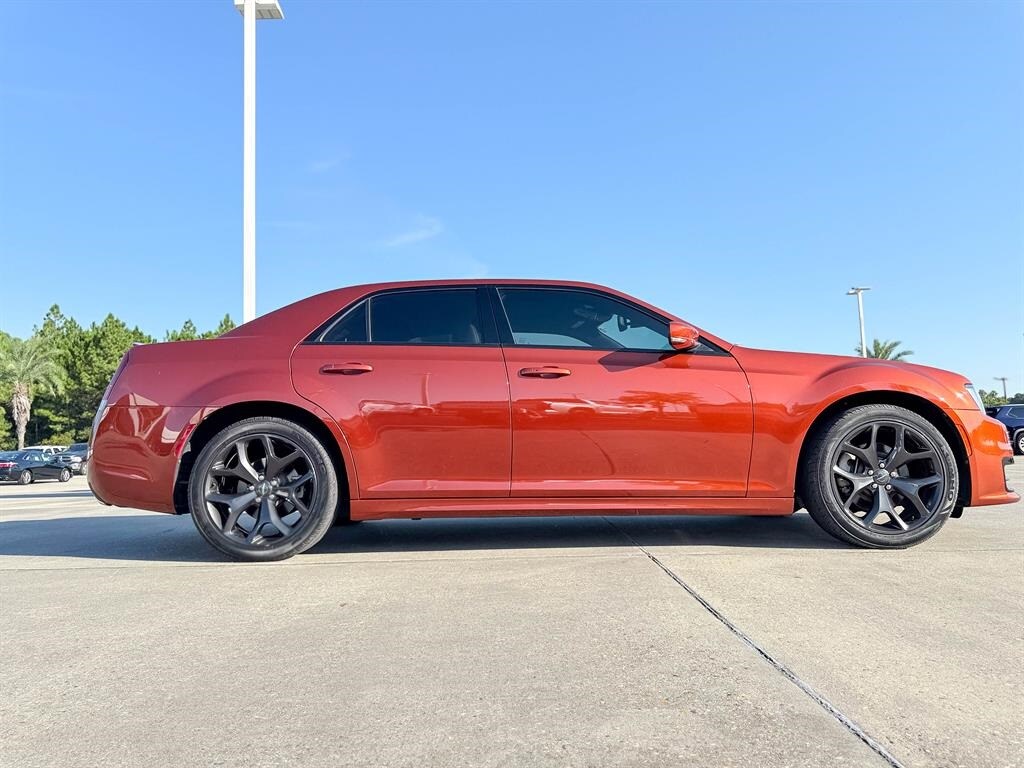2021 Chrysler 300 S photo 2