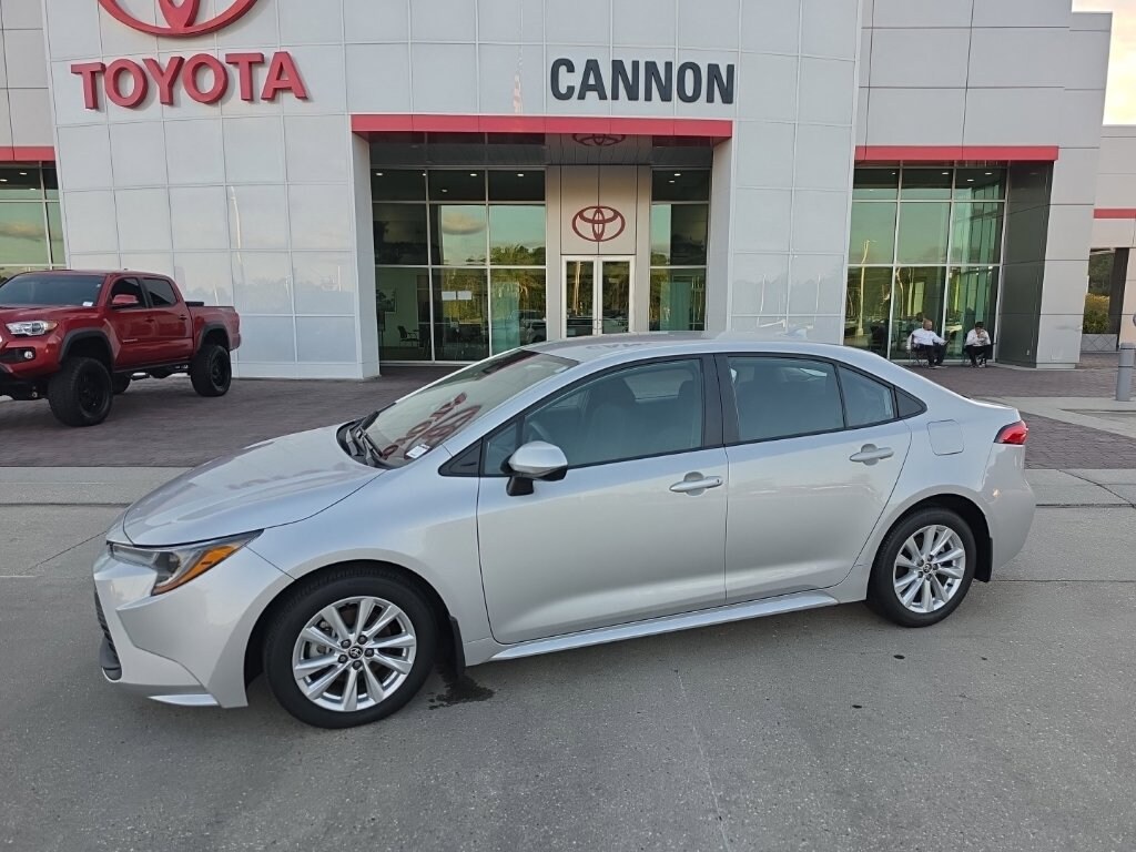 Used 2025 Toyota Corolla LE Sedan