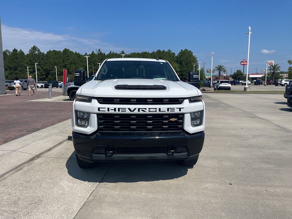 2022 Chevrolet Silverado 2500HD Custom photo 3