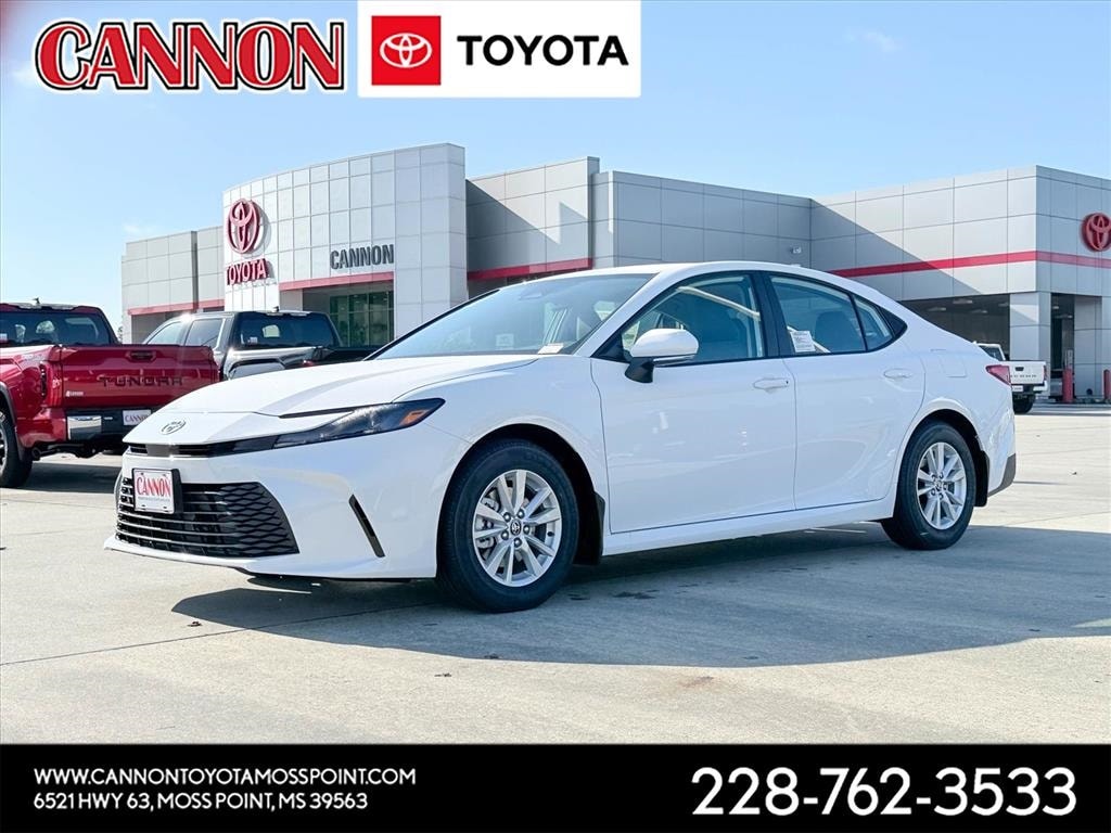 2026 Toyota Camry LE's photo