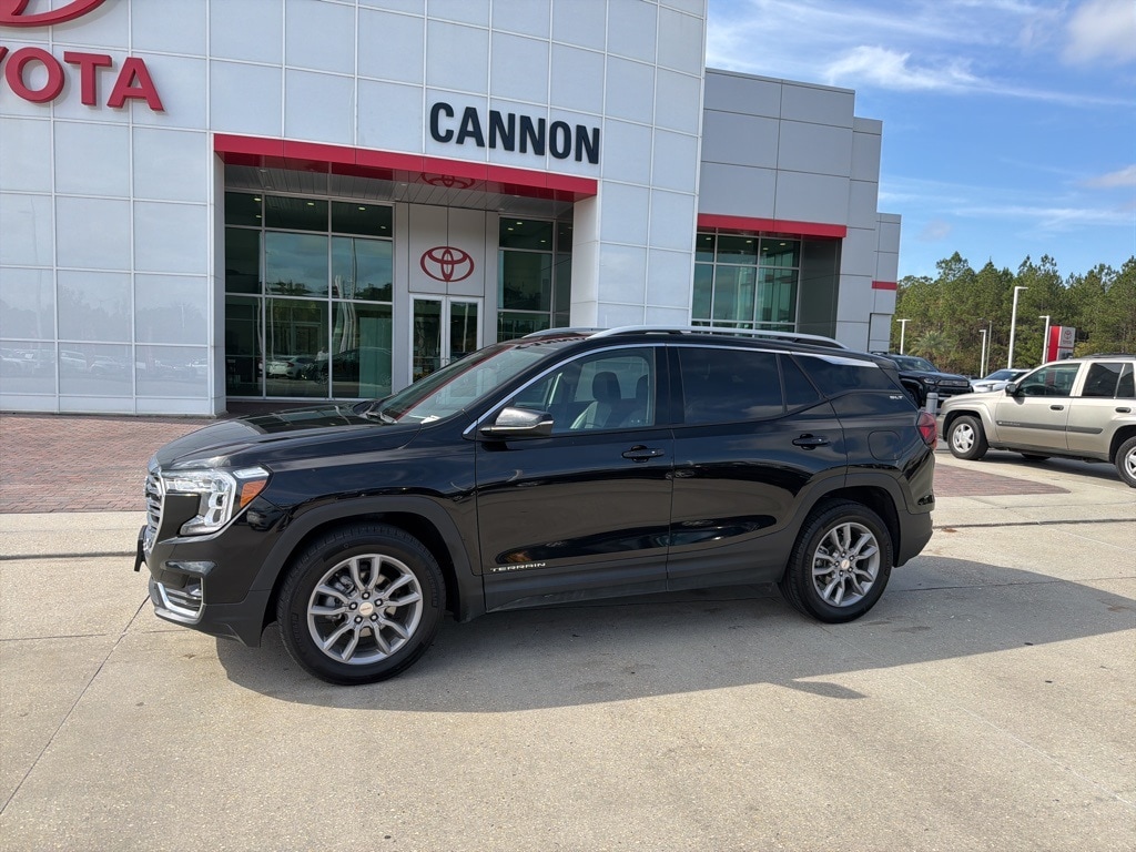 2024 GMC Terrain SLT's photo