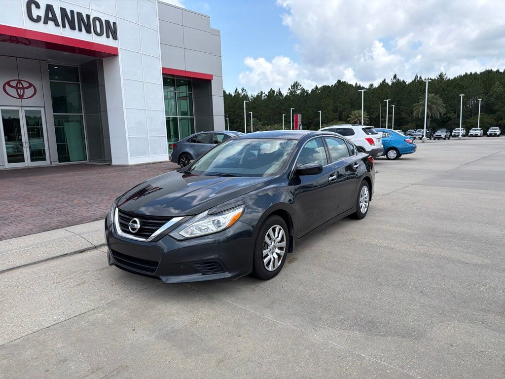 Used 2017 Nissan Altima S with VIN 1N4AL3APXHN313098 for sale in Vicksburg, MS