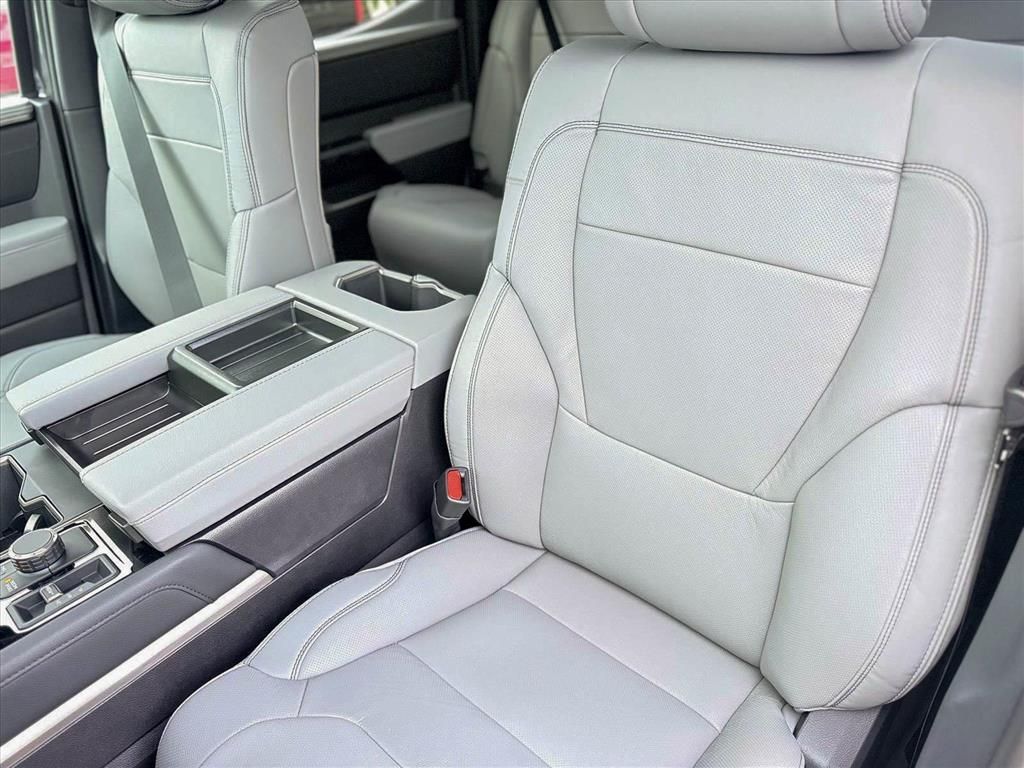 2026 Toyota Tundra Limited - Photo 21