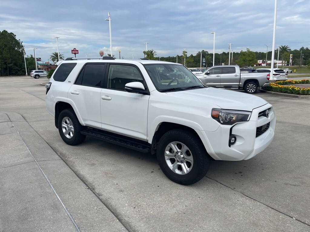 2024 Toyota 4Runner SR5 Premium photo 3
