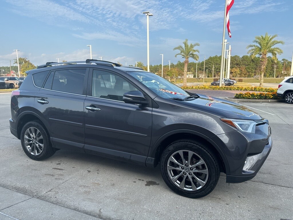 2018 Toyota RAV4 Limited photo 4
