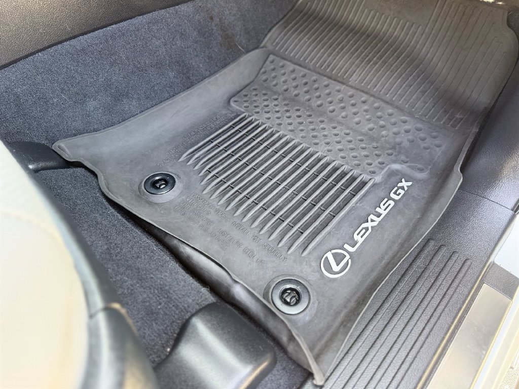 2023 Lexus GX Base - Photo 16