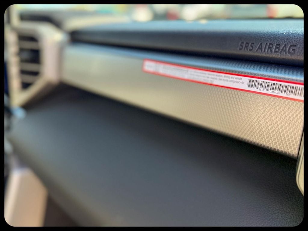 2026 Toyota Tundra Limited - Photo 9