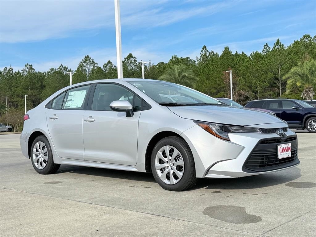 2026 Toyota Corolla LE photo 4