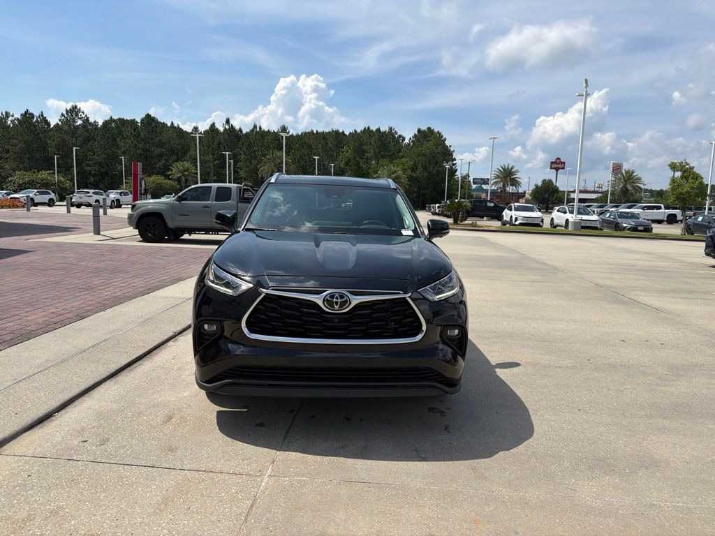 Used 2024 Toyota Highlander Limited SUV