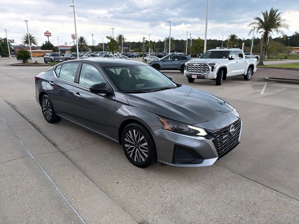 Used 2025 Nissan Altima 2.5 SV Sedan