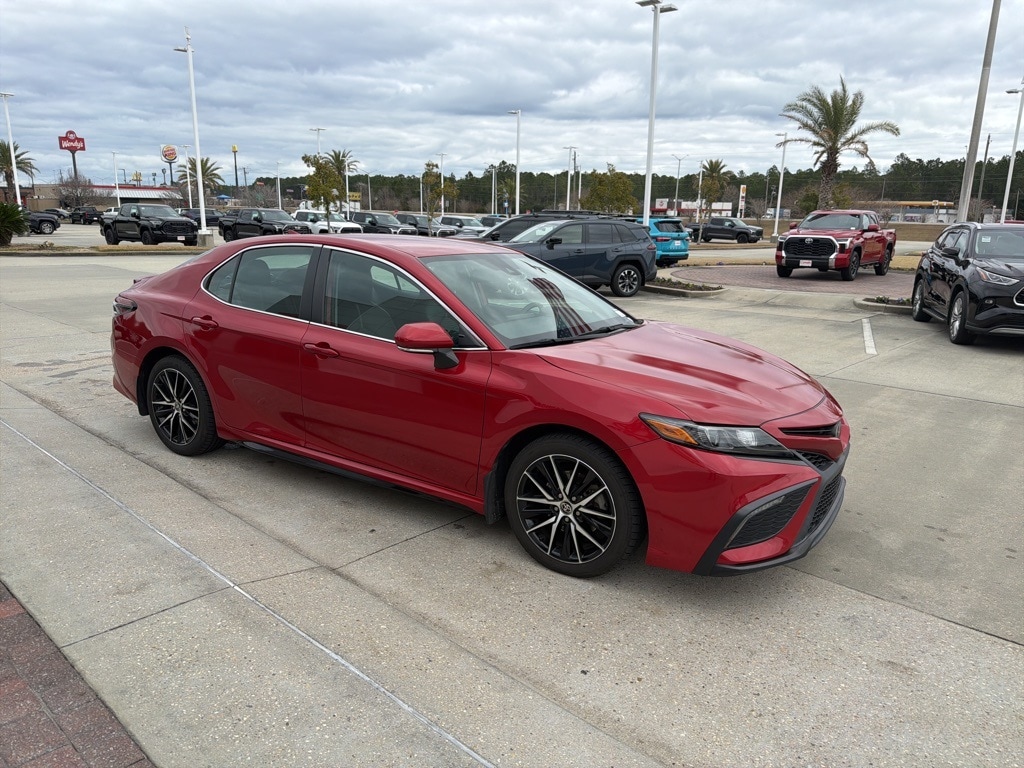 Used 2022 Toyota Camry SE Sedan