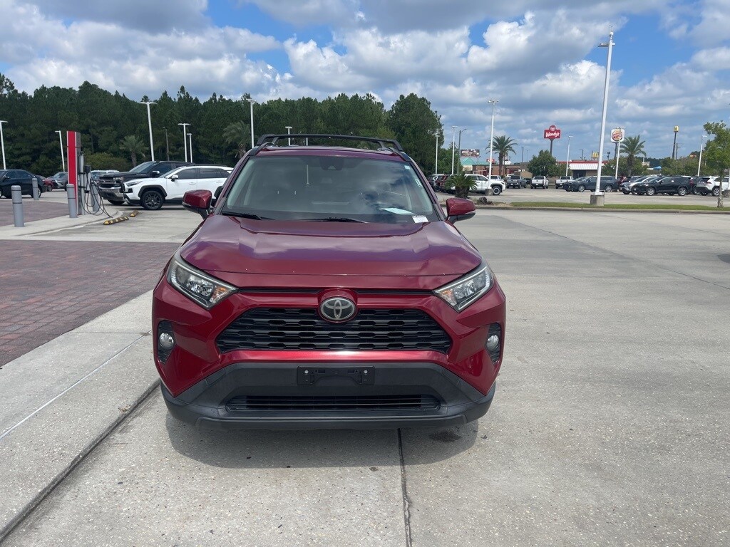 2019 Toyota RAV4 XLE photo 2