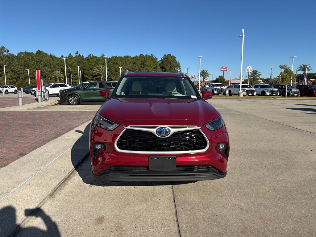 2022 Toyota Highlander Hybrid XLE photo 3