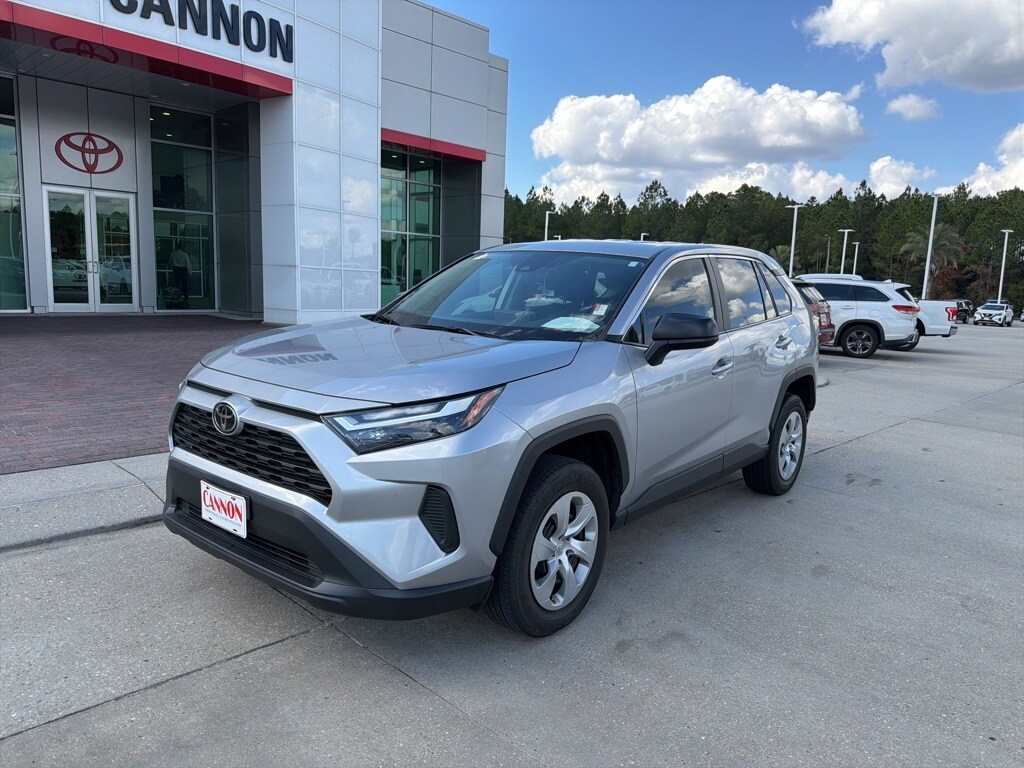 2023 Toyota RAV4 LE photo 2