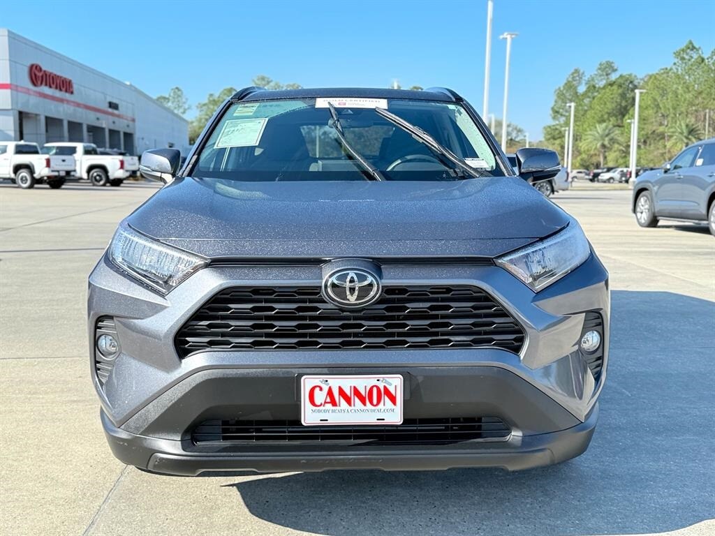 2021 Toyota RAV4 XLE photo 3