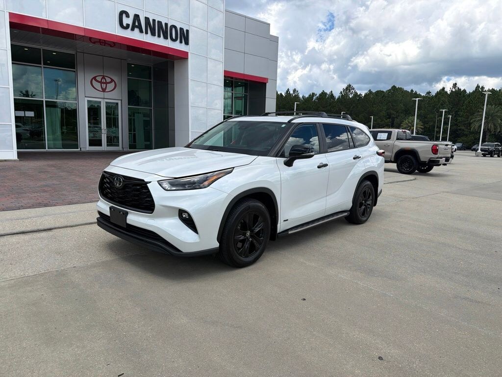 Used 2025 Toyota Highlander Hybrid XLE SUV