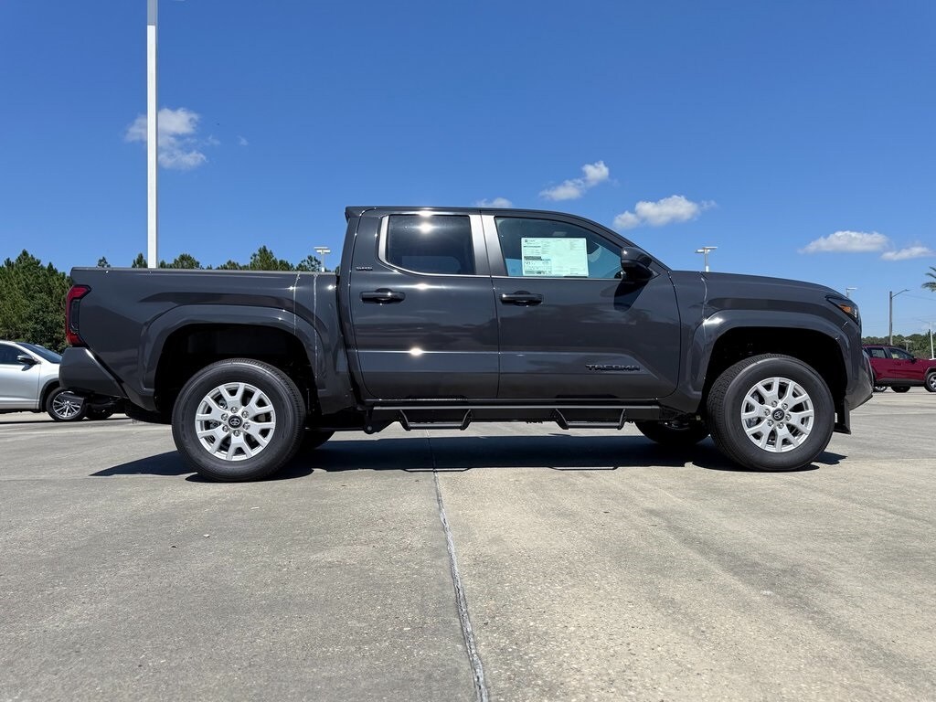 2025 Toyota Tacoma SR5 photo 4