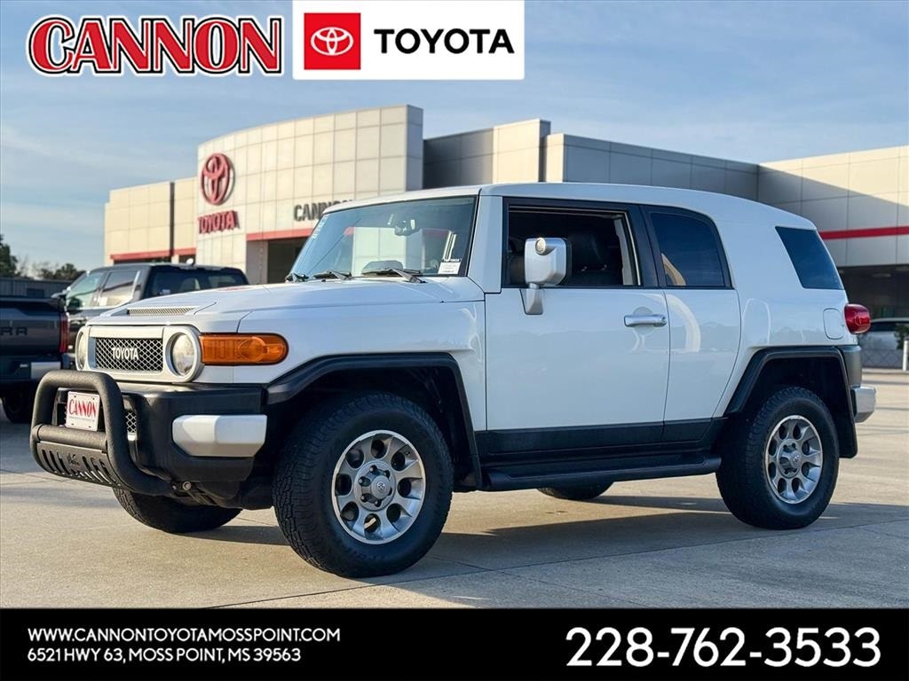 2011 Toyota FJ Cruiser Base's photo