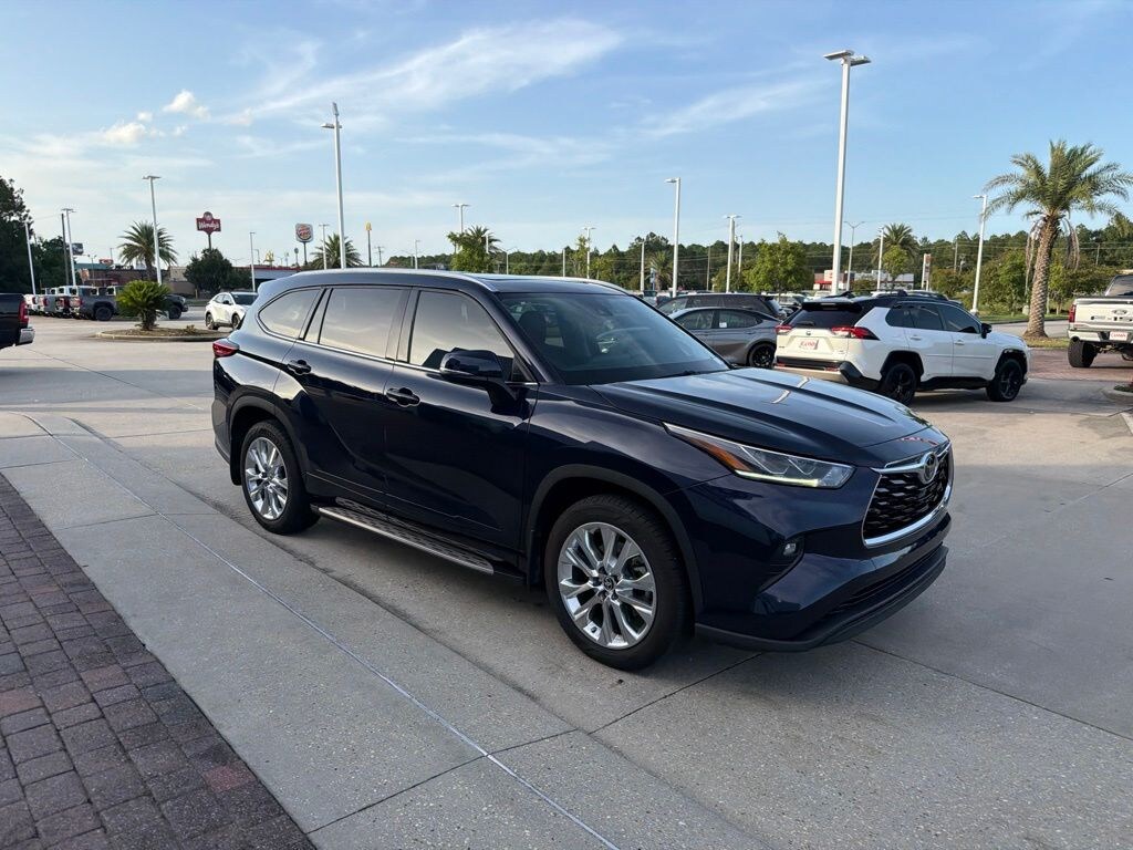 Used 2022 Toyota Highlander Limited SUV