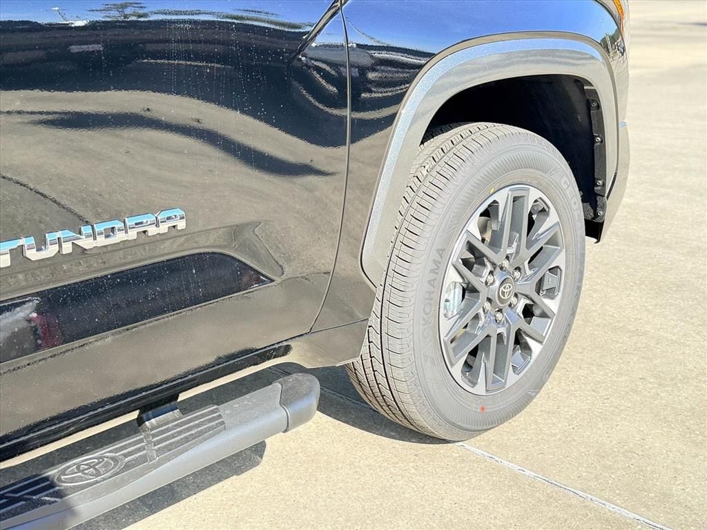 2026 Toyota Tundra Limited - Photo 6