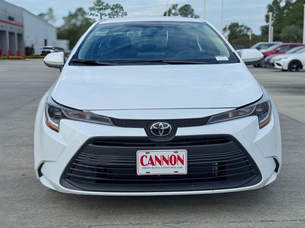 2026 Toyota Corolla LE photo 2