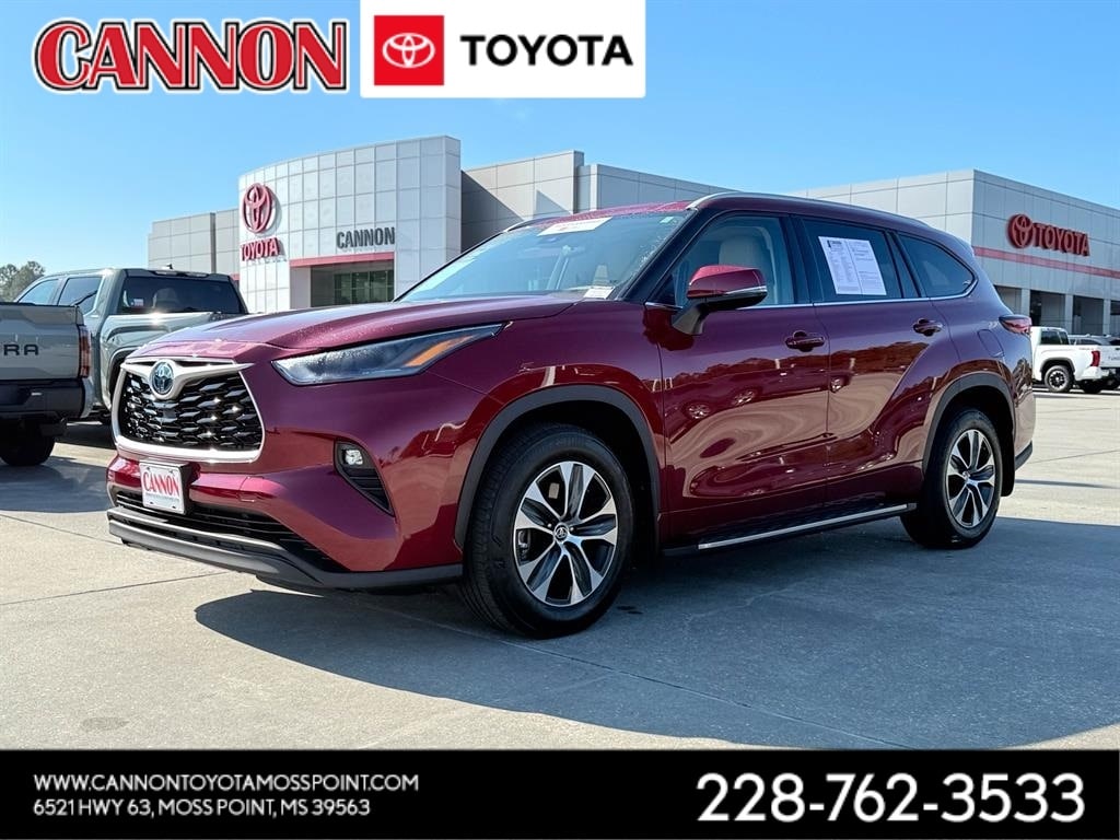 2022 Toyota Highlander XLE's photo