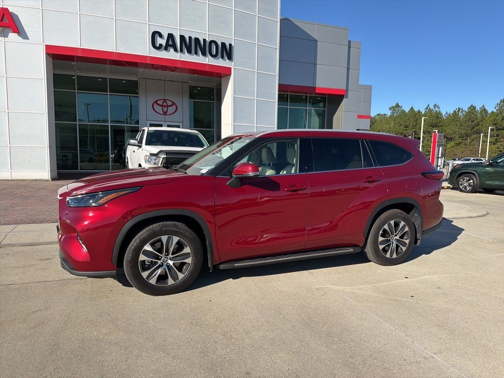 2022 Toyota Highlander Hybrid SUV 