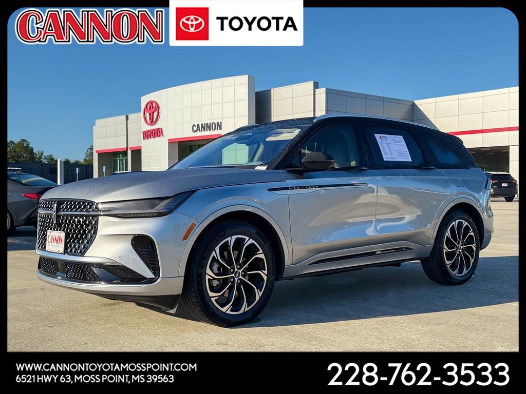 2025 Lincoln Nautilus Reserve AWD's photo