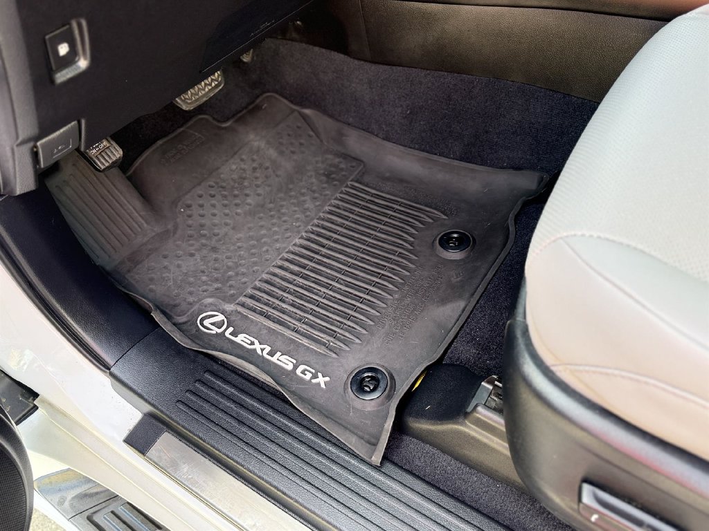 2023 Lexus GX Base - Photo 7