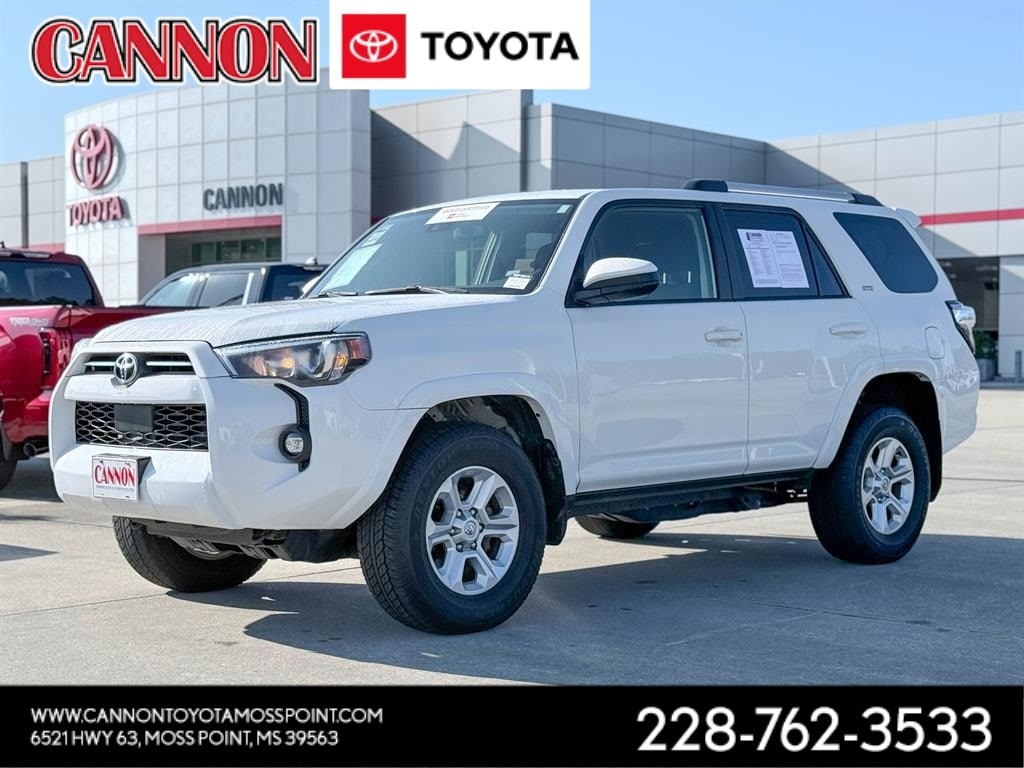 2024 Toyota 4Runner SR5's photo