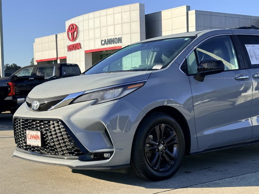 Used 2024 Toyota Sienna XSE Minivan/Van