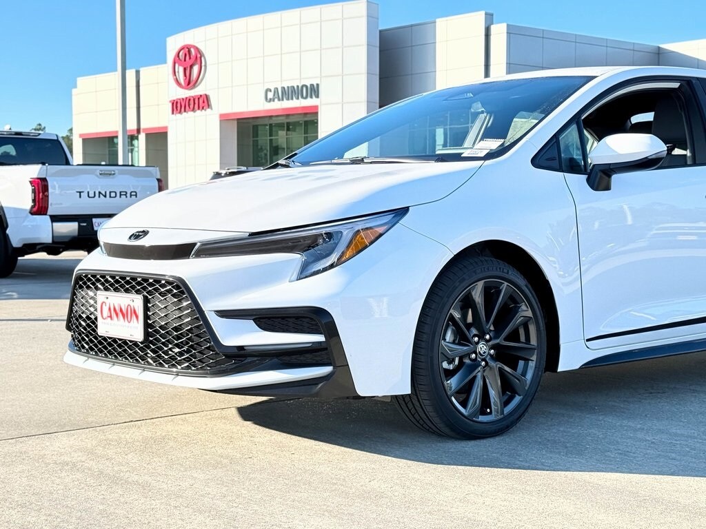 2026 Toyota Corolla SE photo 2