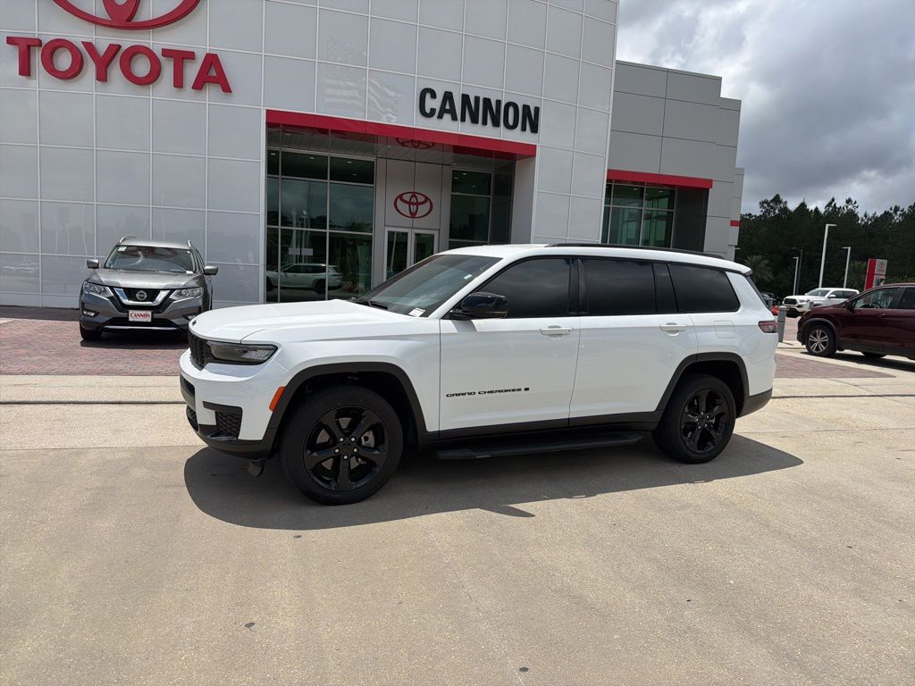 2023 Jeep Grand Cherokee L Altitude's photo