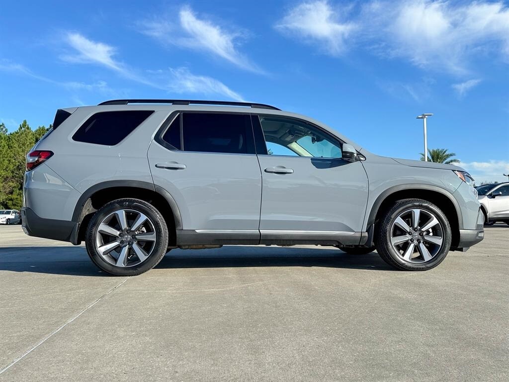 2025 Honda Pilot Elite photo 3